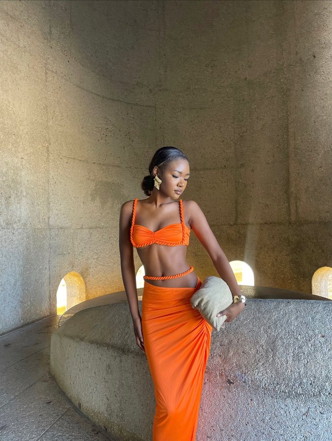 Instagram post by @_lisa_moyo for Wolddress. Caption reads: 🦊 @wolddress.official 

* AD 
Use code “LIYO15”....