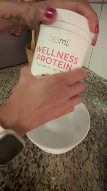 Instagram post by @dina.cassir for Teami Blends. Caption reads: Super easy Chocolate protein pudding using....