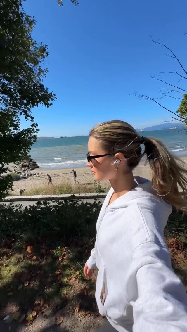 Instagram post by @emmmck for Jamieson Vitamins. Caption reads: Fall can feel stressful, from things picking up at....