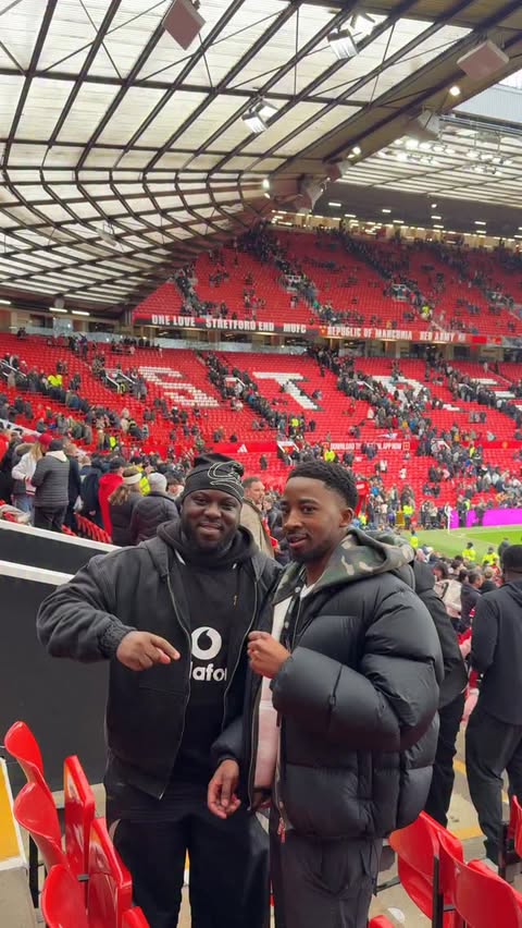 Instagram post by @dregram1 for Microsoft. Caption reads: [...] with @snapdragonofficial @manutd....