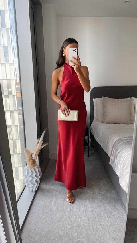 Instagram post by @whatemwore for Missoma. Caption reads: [...] to elevate any outfits 💎❤️ all from....