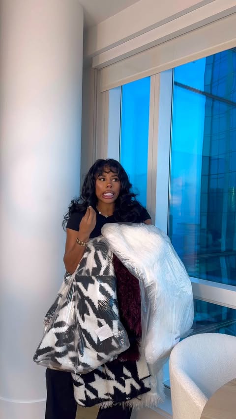 Instagram post by @lifewithkhloesummer for Nordstrom. Caption reads: Winter Coat Try On Haul 🖤
It’s 30 degrees....