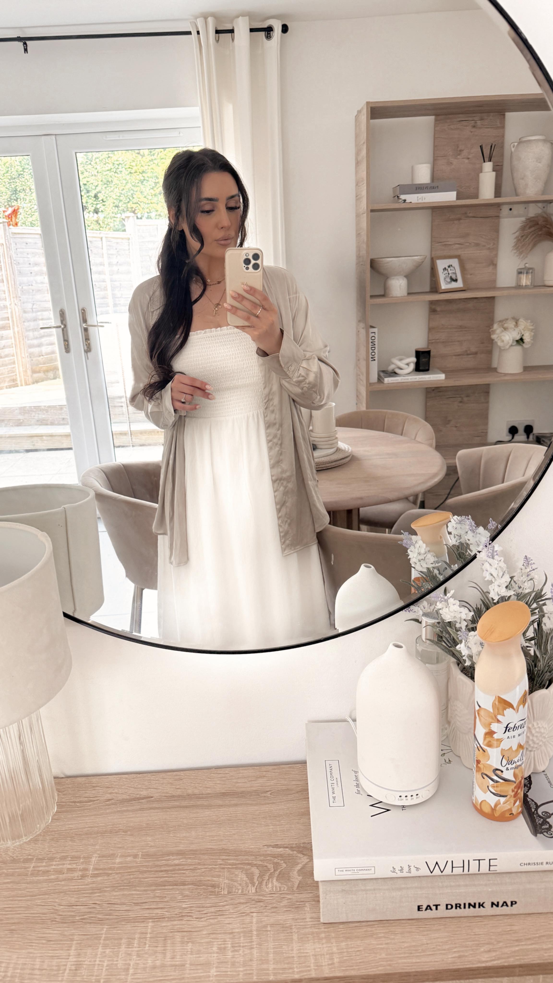 Instagram post by @amyrosewalker for Febreze. Caption reads: Bring all the spring scents into your home with....