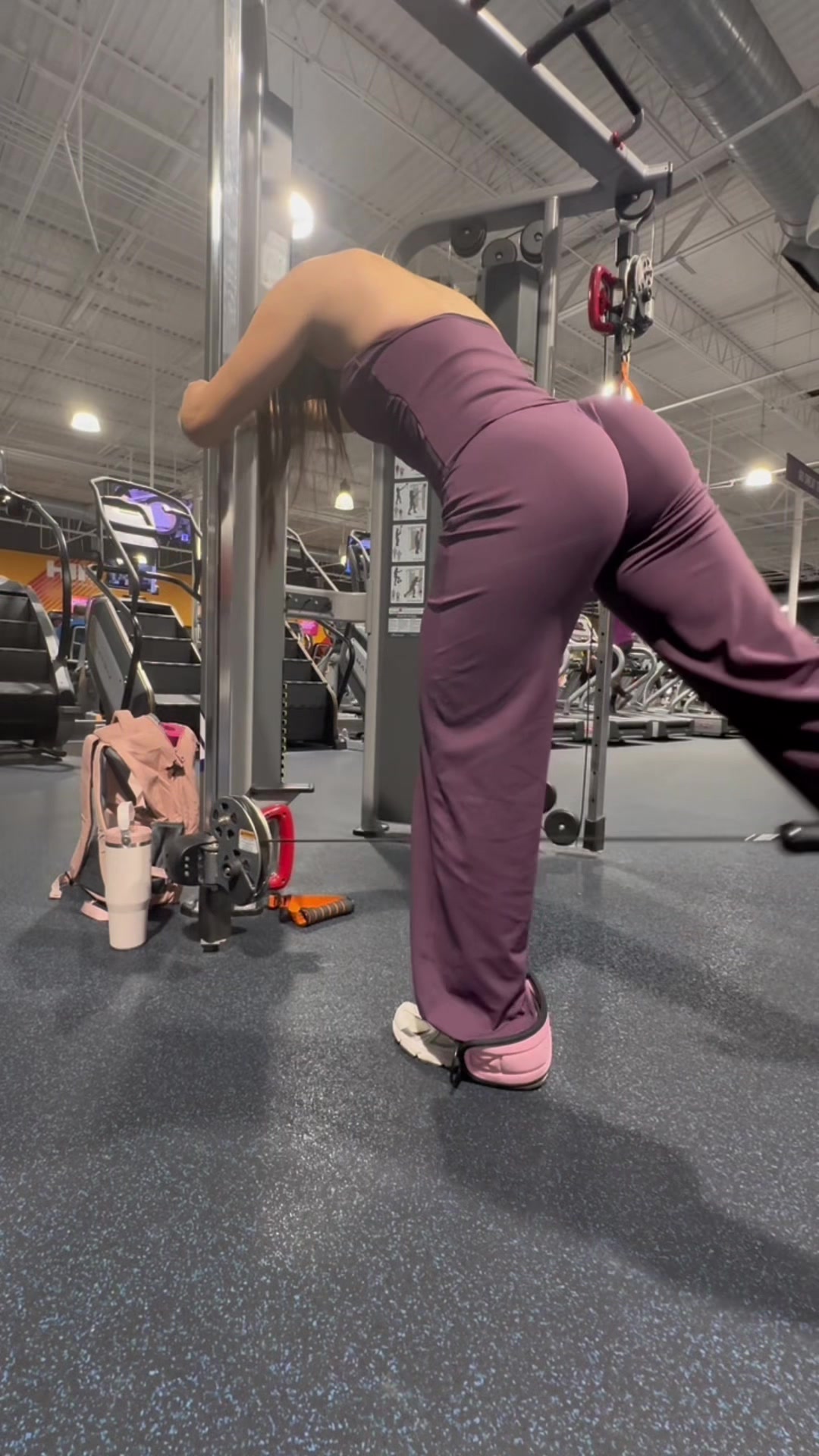 TikTok post by @anaschub.gym for Yeoreo. Caption reads: #gym #workout #fitness #yeoreo @YEOREO.