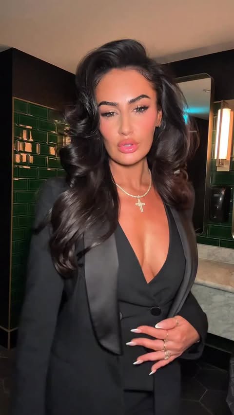 Instagram post by @blamurphy for BiaBelle Beauty. Caption reads: FLASH SALE 50% OFF @biabellebeauty BEST SELLERS !!....