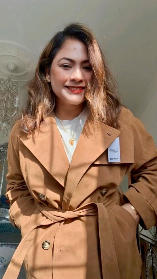 Instagram post by @aayashs_world for Secret Sales. Caption reads: Don’t say I didn’t warn you - these @secretsales....