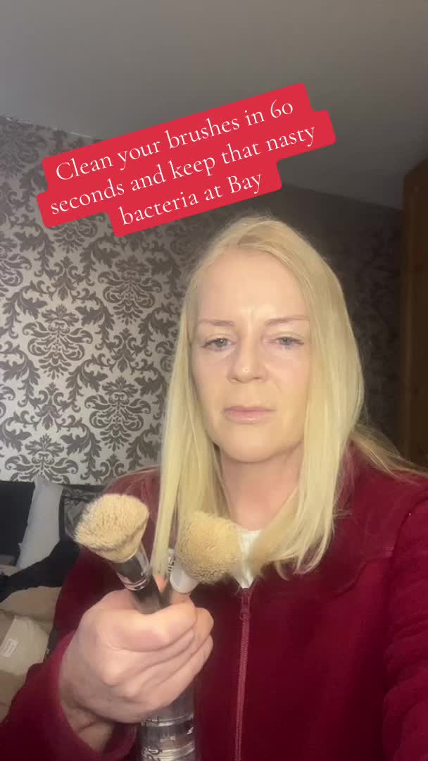 TikTok post by @rkeogh47 for ISOCLEAN Ireland. Caption reads: 5% off ISOCLEAN 275ml Easy Pour makeup Brush....