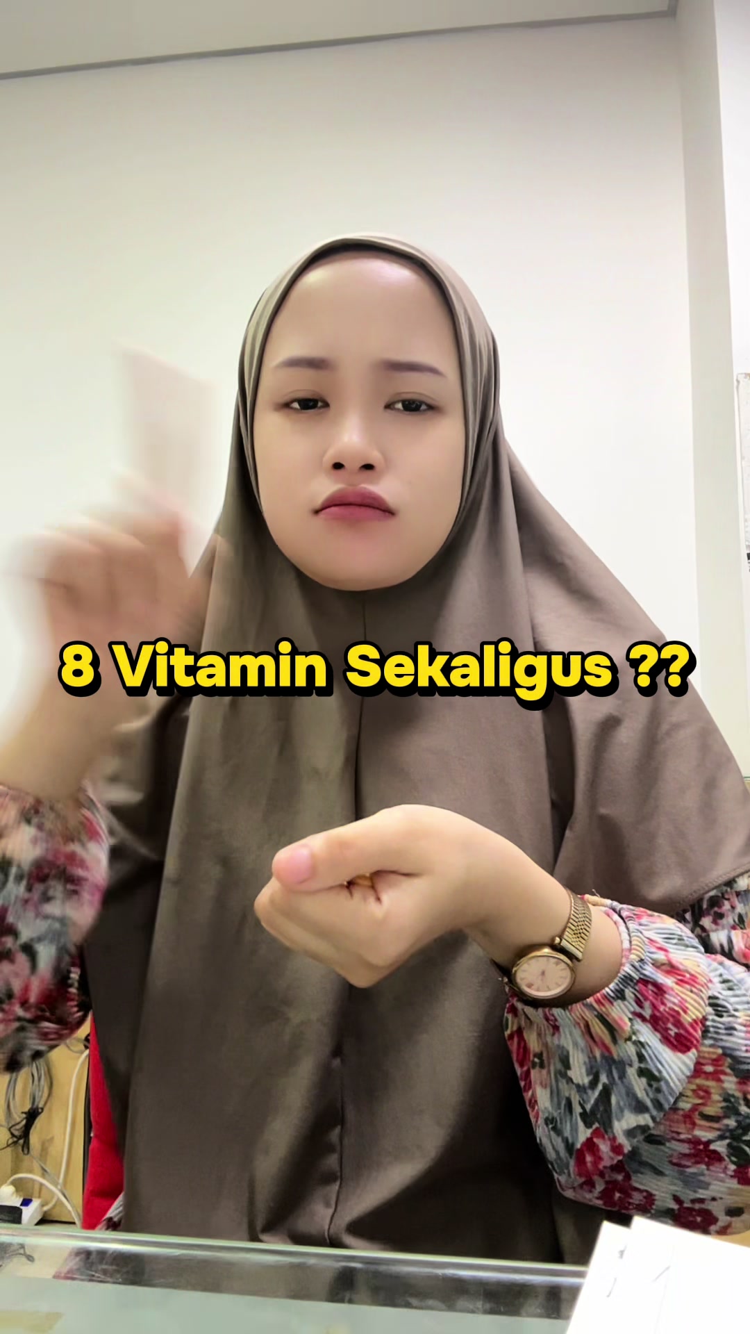 TikTok post by @tarinovvi for Coolvita. Caption reads: Mengandung 8 vitamin lengkap @Coolvita Indonesia....