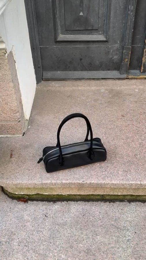 Instagram post by @feliciamagelsenn for Nelly. Caption reads: Ad for @nellycom 🤎 Same jeans, 3 different autumn....