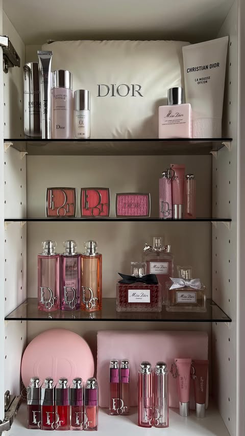 Instagram post by @yasminscloset_ for Dior. Caption reads: @diorbeauty @diorbeautylovers 🤍🪽

#diorbeauty....