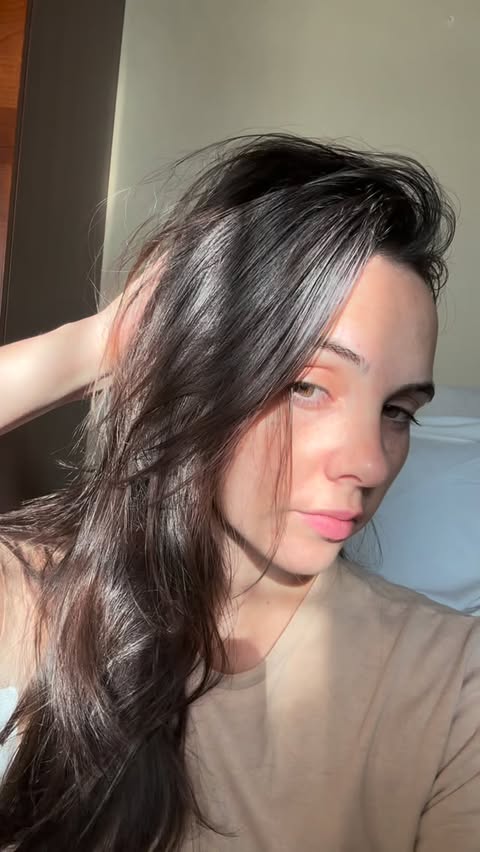 Instagram post by @alexandra_petram for Earth Harbor. Caption reads: Glow in 5 steps with @earthharbor....