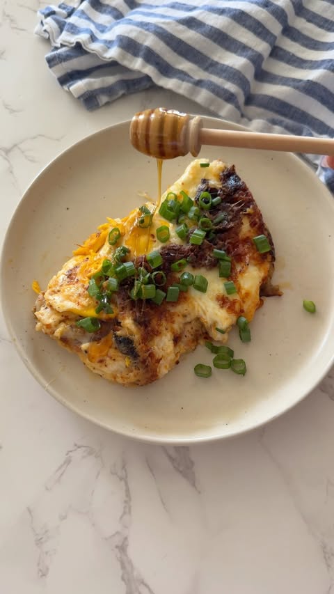 Instagram post by @spread.the.grub for Eggland's Best. Caption reads: [...] order at a restaurant. Made with....