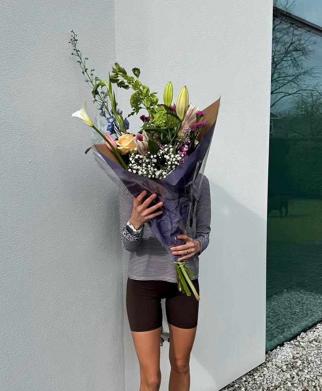 Instagram post by @leahbroger for Oysho. Caption reads: [...] matcha and intervals decked out in @oysho....