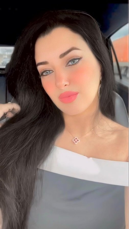 Instagram post by @int0_fashi0n for Kosinerjewelry. Caption reads: [...] Gooddd 🍓🍓

My collaboration with....