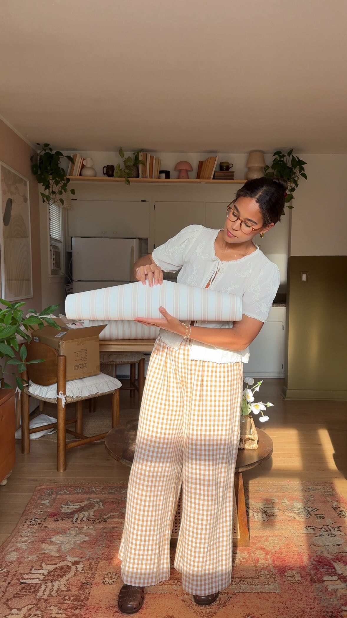 Instagram post by @nataliedoef for Spoonflower. Caption reads: PART 4!!! the wallpaper has finally arrived and I....