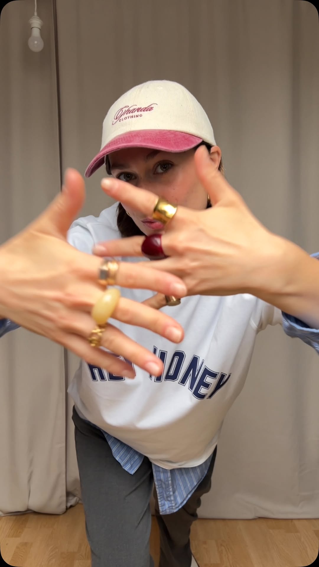 Instagram post by @phine.g for Hey Honey. Caption reads: [...] ready with me and my new t-shirt from ....