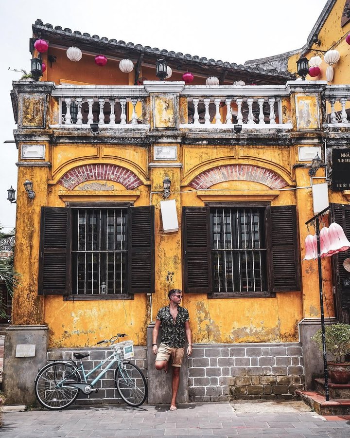 Instagram post by @explorewithlee for Passion Passport. Caption reads: So its been 6 months of full time travel and....