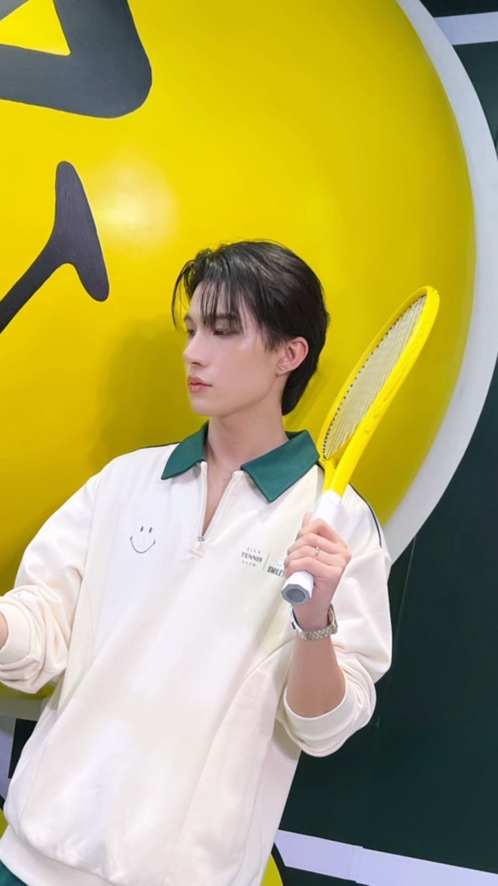 Instagram post by @ppharinn for Smiley. Caption reads: [...] tennis! เปิดตัวคอลเลคชั่นใหม่จากทาง....