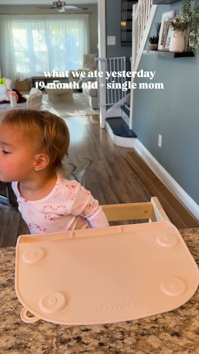 Instagram post by @livfuselli for Perfect Bar. Caption reads: This week I included what I ate with Remi 😬
I’m....