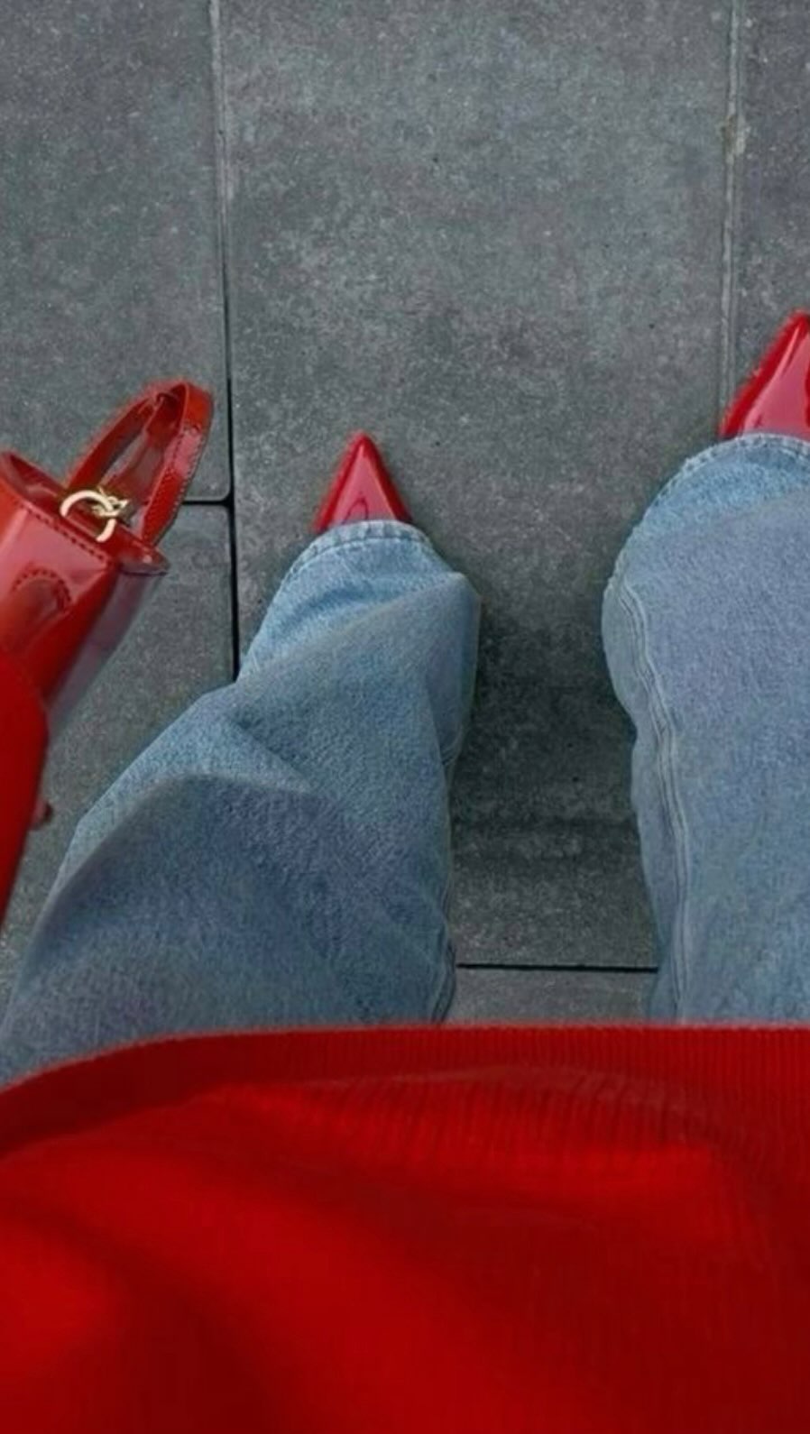 Instagram post by @asiyeekarakus for SpyFly. Caption reads: #advertisement|
@getspyfly #staysafe....