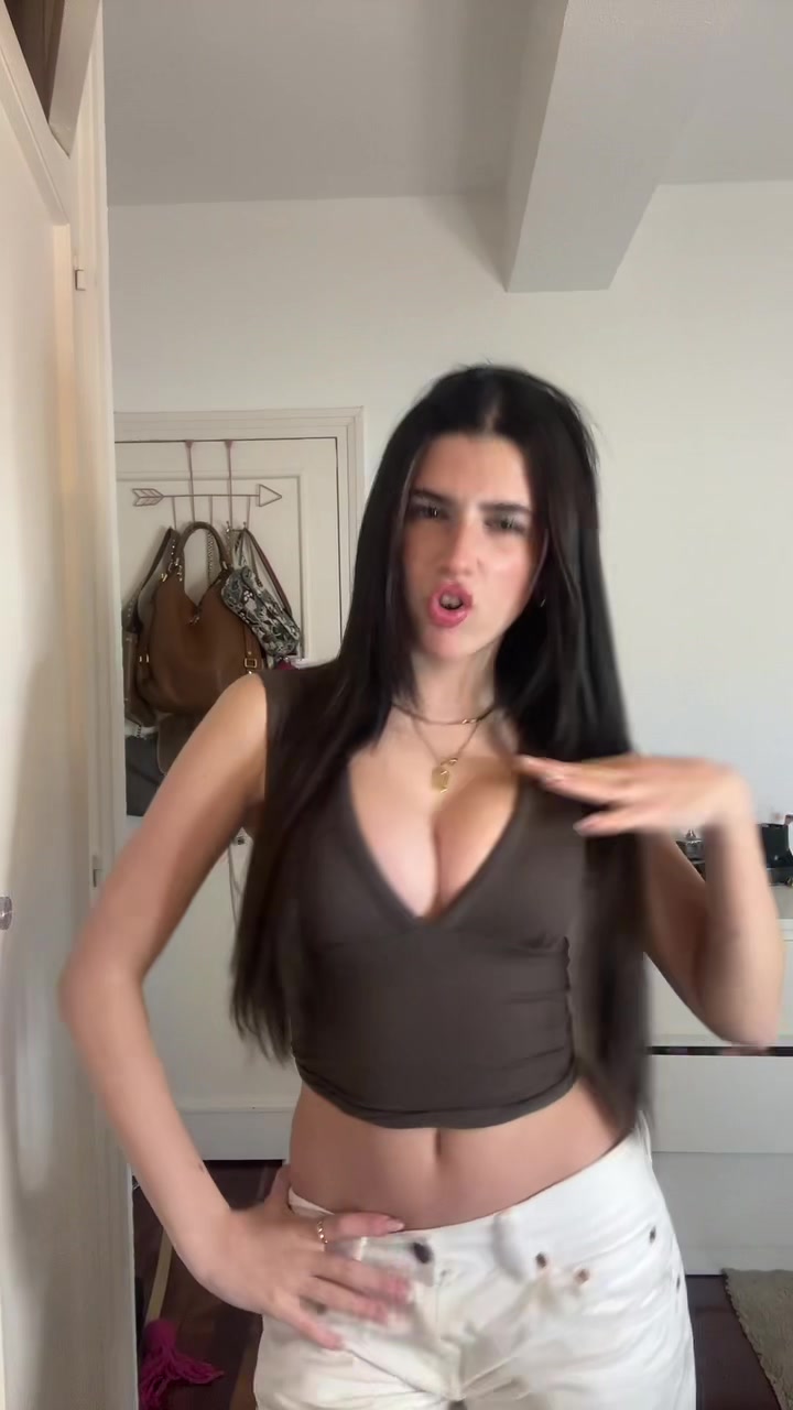 TikTok post by @chloeemadera for Motel Rocks. Caption reads: @MOTEL amo el outfit🥹 *publi.