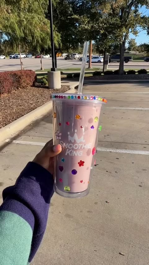 Instagram post by @malloryhudsonxo for Smoothie King. Caption reads: Making protein pretty with @smoothieking....