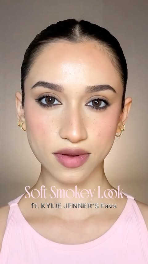Instagram post by @makeupbynatashafarhana for Sephora. Caption reads: Created this soft ‘Smokey Eyes’ look in just 10....