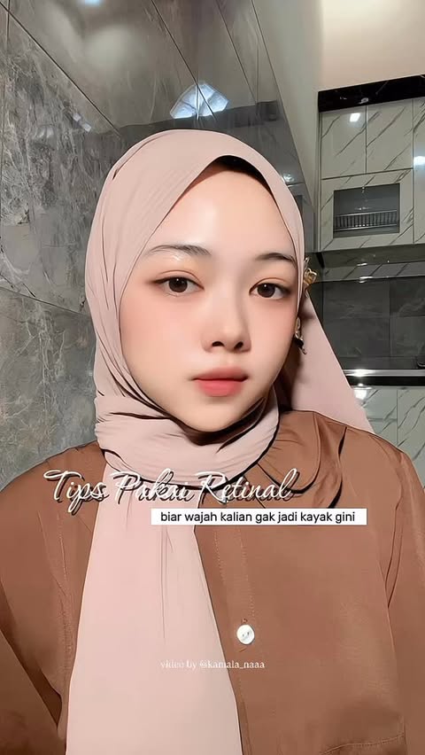 Instagram post by @kamala_naaa for ELSHESKIN. Caption reads: Elsheskin Ratinal Advance Serum❤️ solusi untuk....