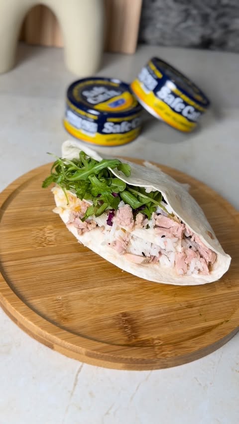 Instagram post by @theaydasdiary for Safe Catch. Caption reads: [...] high-protein 🥙
This wrap is made with Safe....