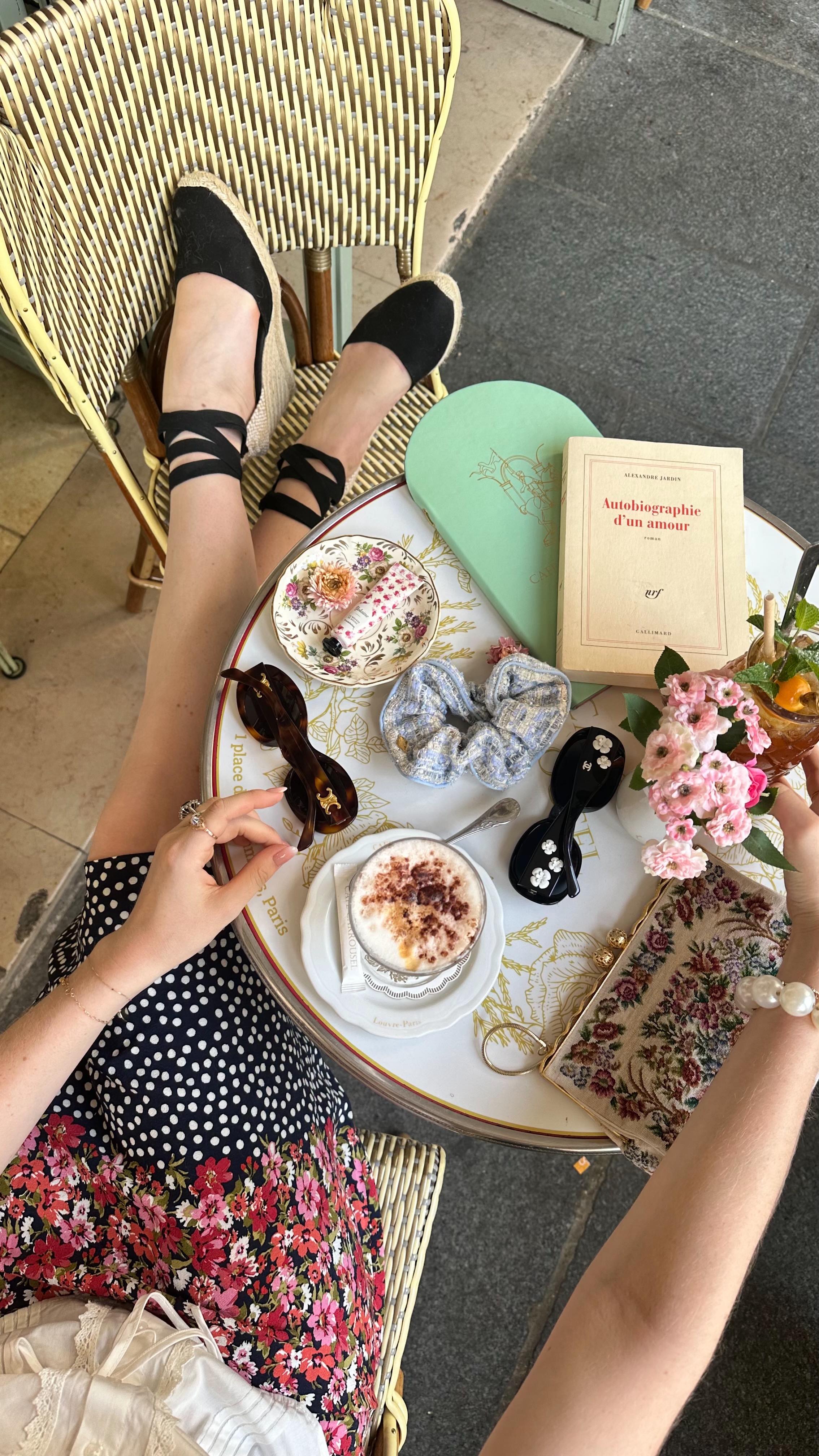 Instagram post by @solene.gisele for Ecosusi. Caption reads: 3 vegan bags @ecosusi_vintage : 3 outfits🌸 Which....
