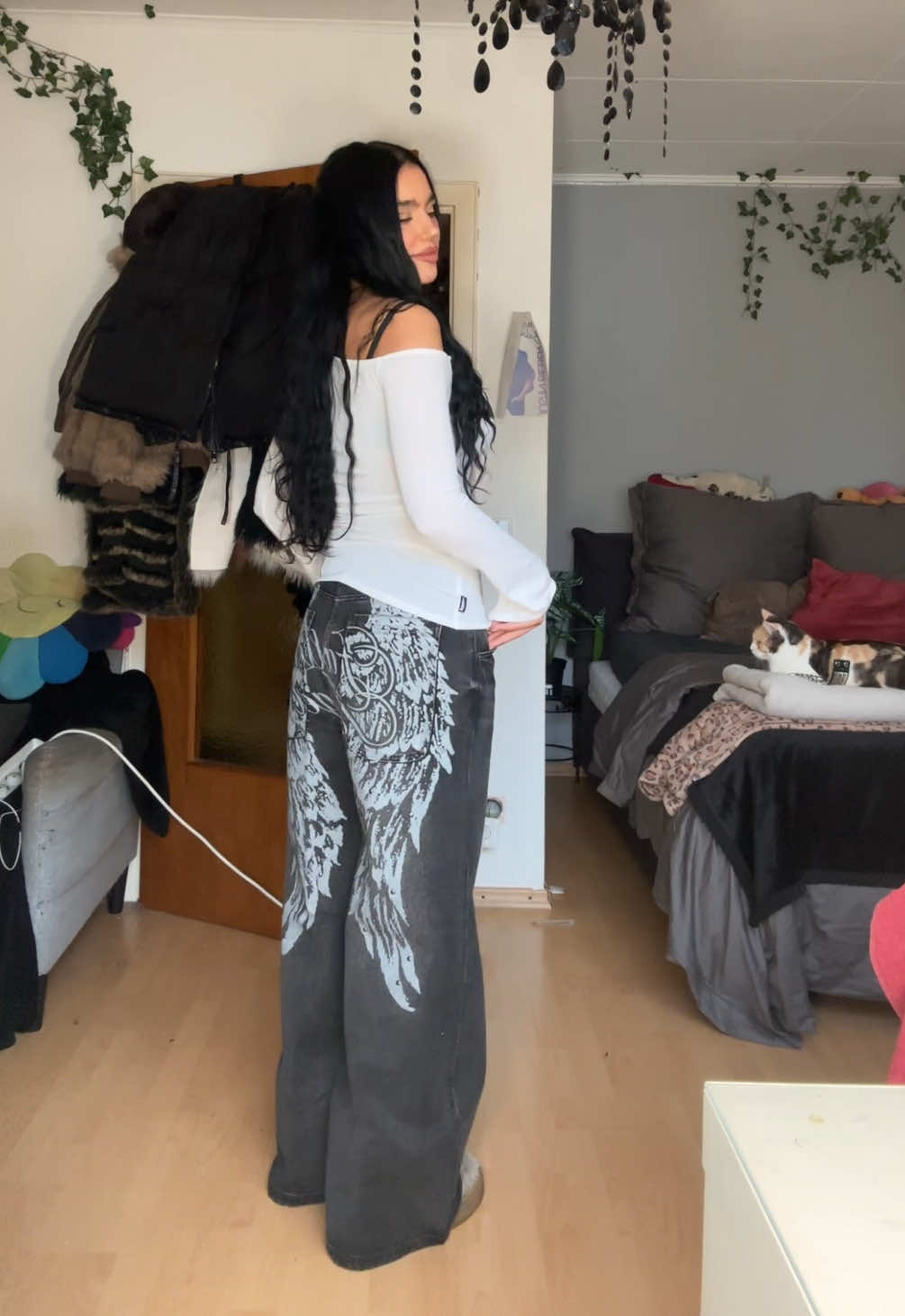 TikTok post by @tittxy for Minga London. Caption reads: from: Minga London Code: MALUNA5 💕 Discount ON....