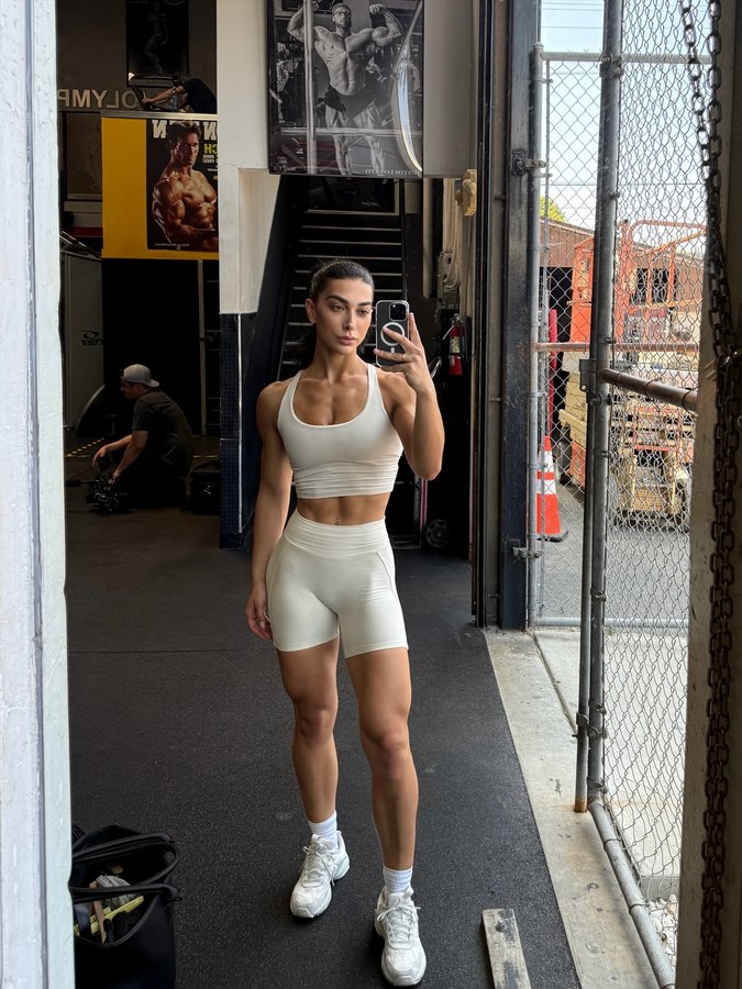 Instagram post by @lauraliechap for BOMBSHELL SPORTSWEAR. Caption reads: The MECCA 

@bombshellsportswear....