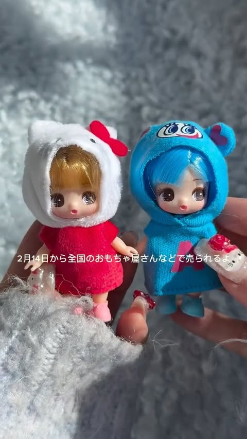 Instagram post by @saharahinata for Sanrio. Caption reads: [...] #キティ #サンリオ #sanrio #ガチャガチャ #サンリオピューロランド....