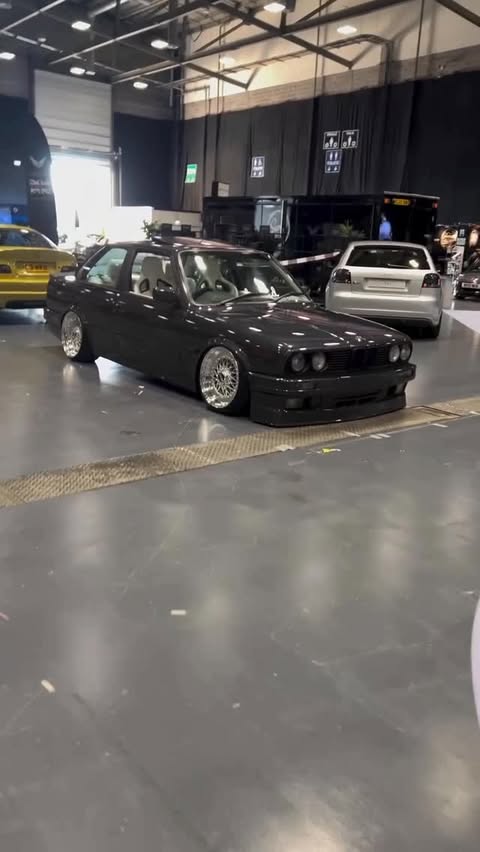 Instagram post by @g_e30 for Auto Finesse. Caption reads: 🖤🖤🖤🖤

@autofinesse #autofinesse 

#g_e30 #e30.