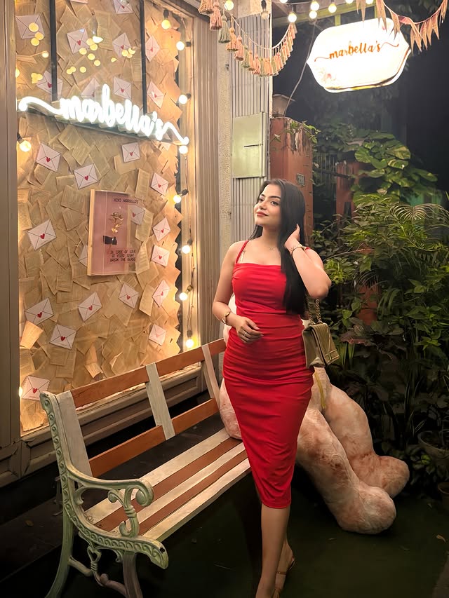 Instagram post by @_papri_mitra_ for Urbanic. Caption reads: [...] my absolute favourite, Yours? Wearing....