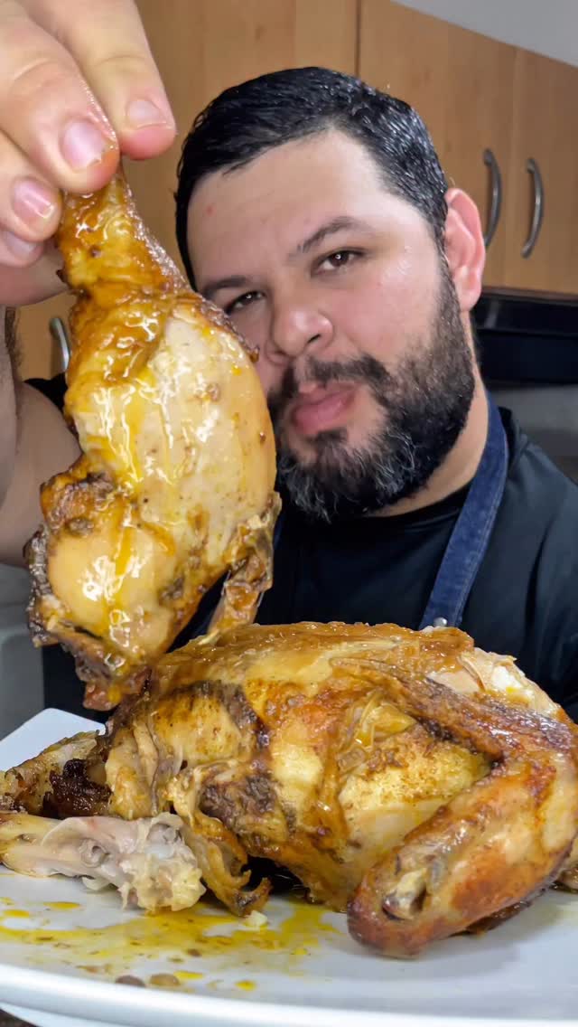 Instagram post by @cocinaconjosec for Cuisinart. Caption reads: Pollo asado Venezolano con su famoso Mojito.....