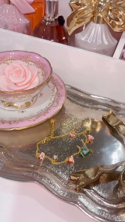 Instagram post by @_jessialvarez for Selenichast. Caption reads: [...] princess / fairy jewelry check out....