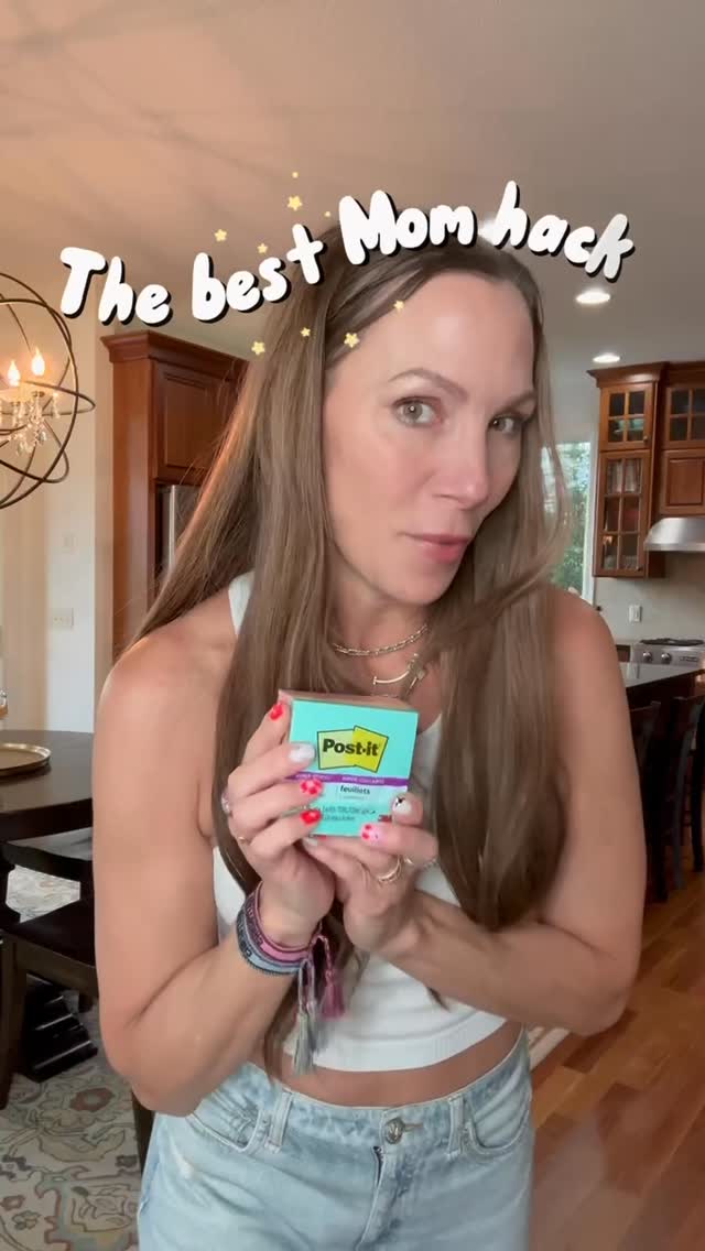 Instagram post by @smalltownme for Post-it. Caption reads: #ad Little notes, big impact 💛 Growing up, my mom....