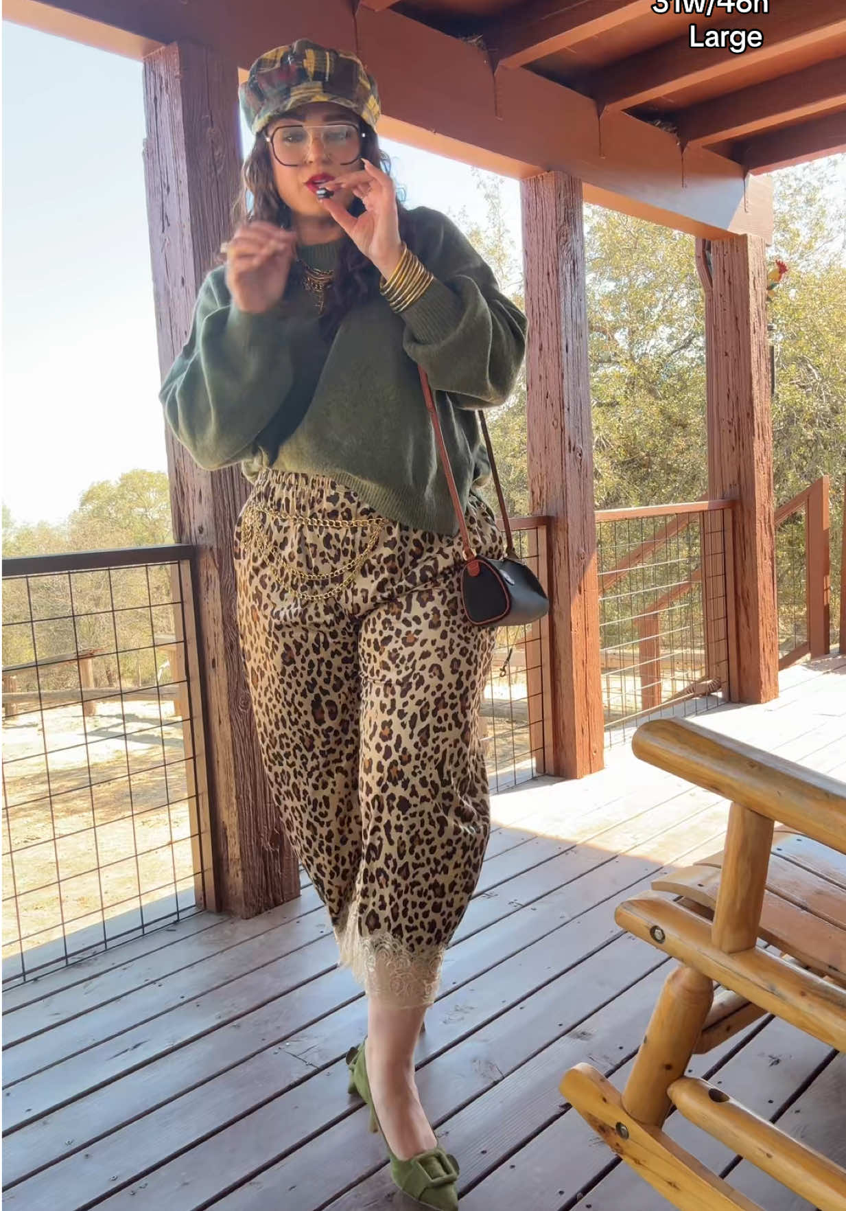 TikTok post by @_.andrea.nicole._ for Uaneo. Caption reads: [...] fashion without compromising comfort @Uaneo....