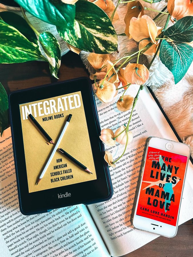 Instagram post by an influencer for Penguin Random House Audio. Caption reads: 🎧Must Read Non-Fiction (#gifted @prhaudio )🎧⁣ ⁣....