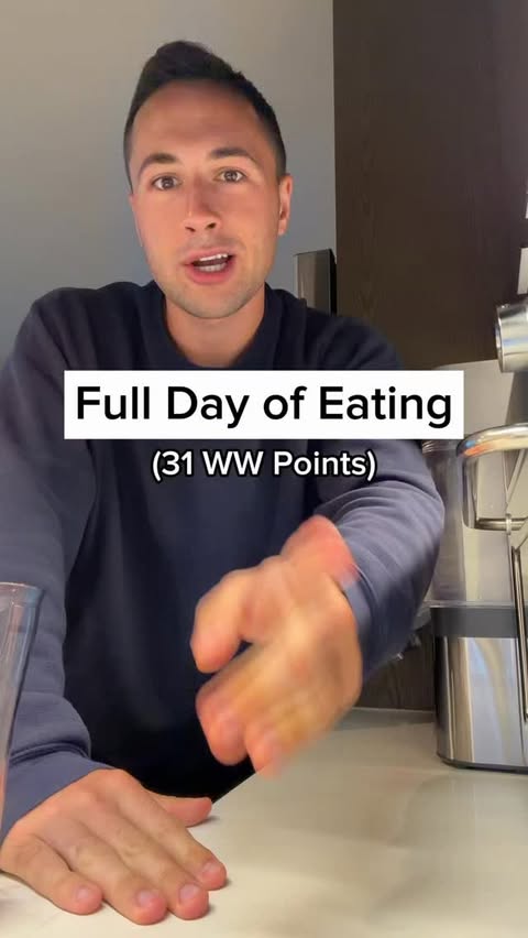 Instagram post by @healthwithhunter for WeightWatchers. Caption reads: I’m back with another full day of eating! Today....