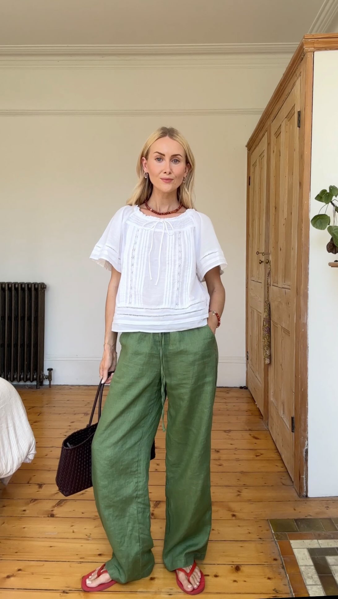 Instagram post by @chloekathbutler for Accessorize. Caption reads: Easy breezy 🥝

@rails linen....