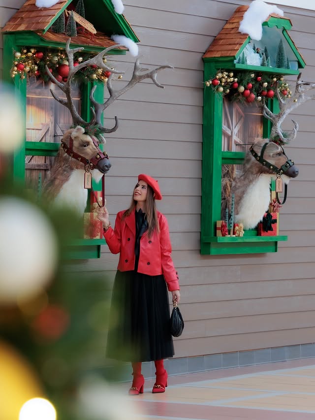 Instagram post by @official.vineeta_fashion for StyleWe. Caption reads: [...] ❤️

Urban Lapel Collar Faux Leather Coat....