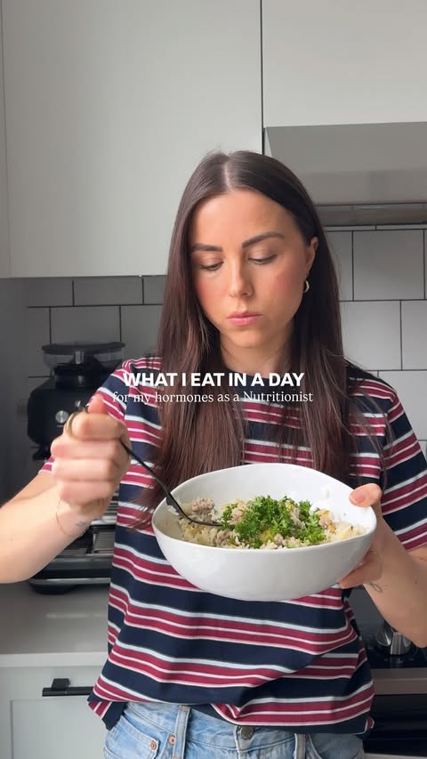 Instagram post by @lulugodin for GURU Énergie Naturelle & Bio. Caption reads: if you want a free 7 day hormone + blood sugar....