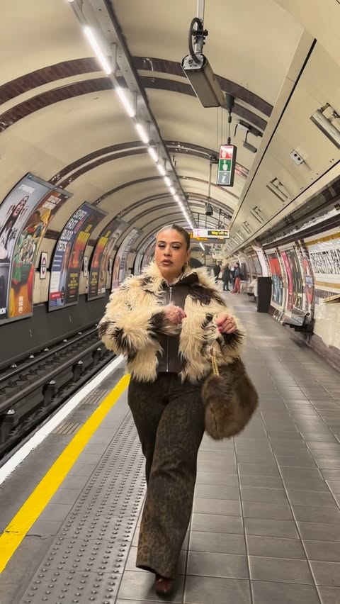 Instagram post by @lovelyliss3 for Fashion Nova. Caption reads: @FashionNovaCurve We commute like if we are on the....