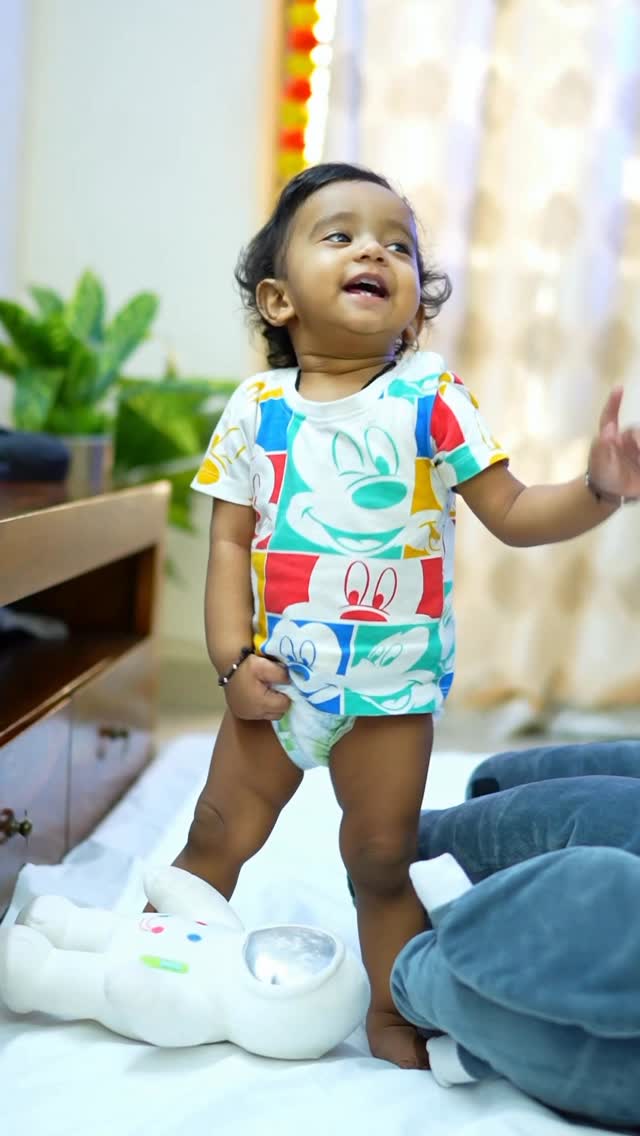 Instagram post by @coffeecoosnclicks for Himalaya Babycare. Caption reads: #ad 
Helps support strong bones, healthy muscles &....