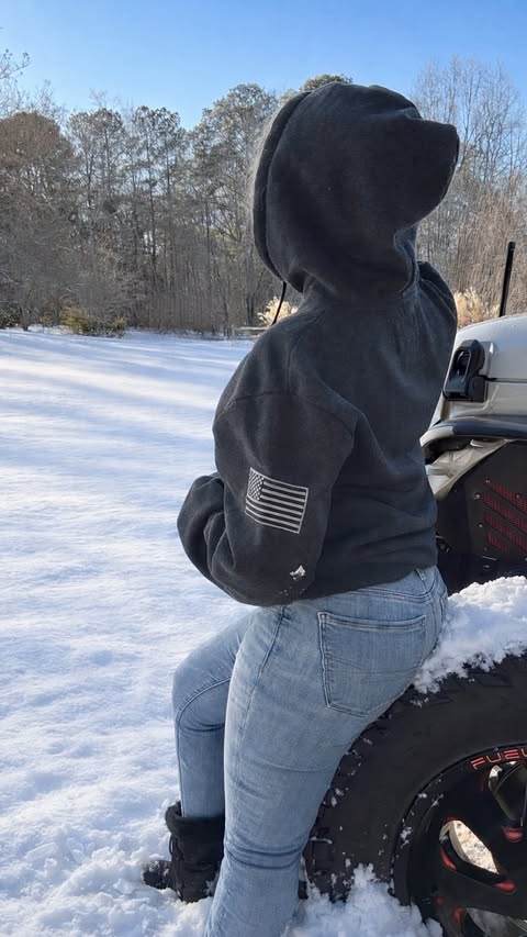 Instagram post by @jeepdaisy for JEDCo. Caption reads: [...] . Hoodie or coat when it snows? 👀❄️🥶 .....
