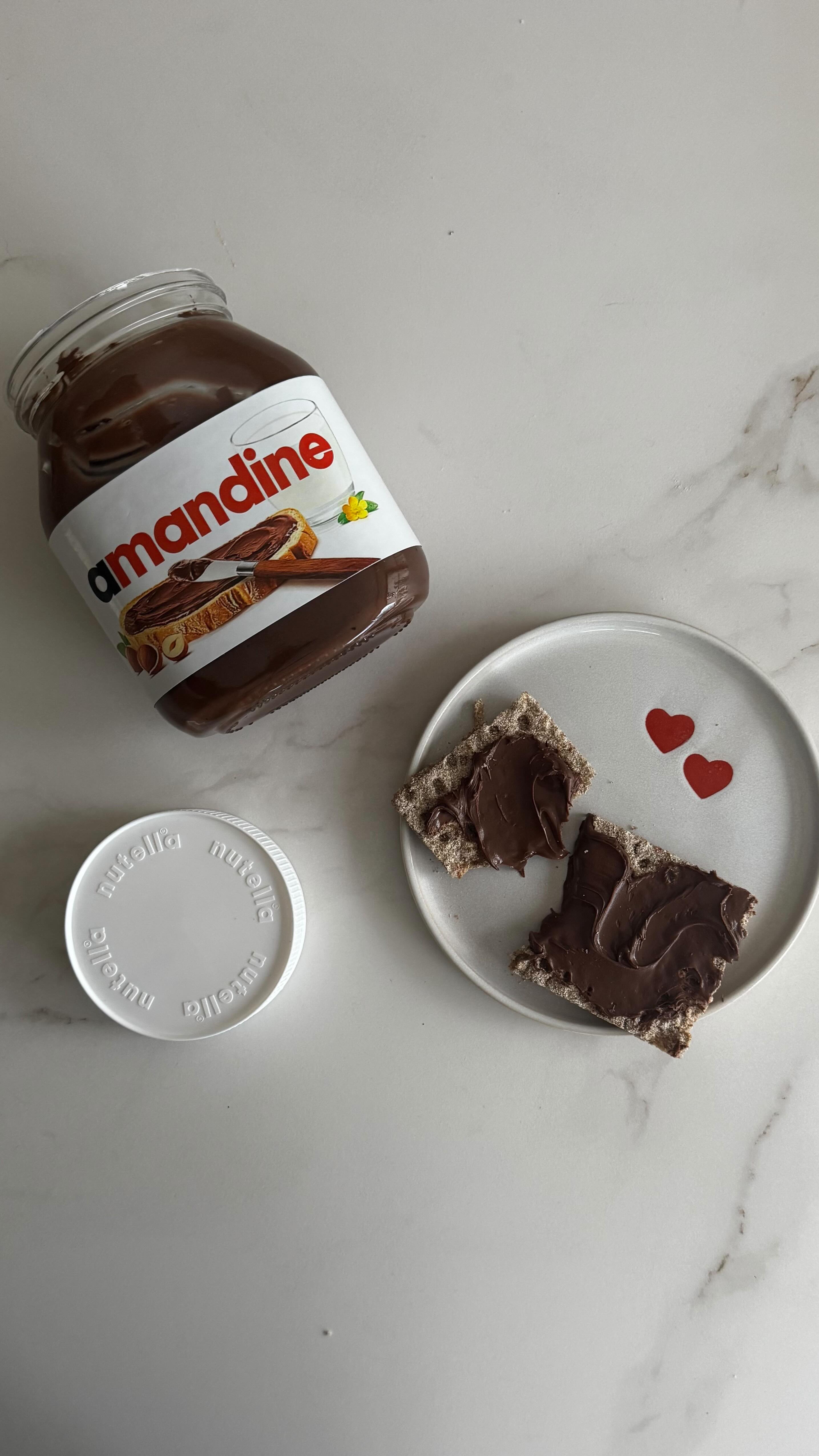 Instagram post by @amandinepetitoff for Nutella. Caption reads: 24h avec moi où je vous emmène à la rencontre des....