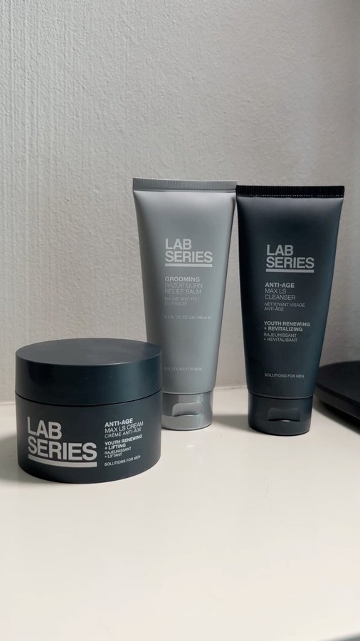 Instagram post by @bennhum for iShopChangi. Caption reads: [...] home the Daily Rituals Collection via....