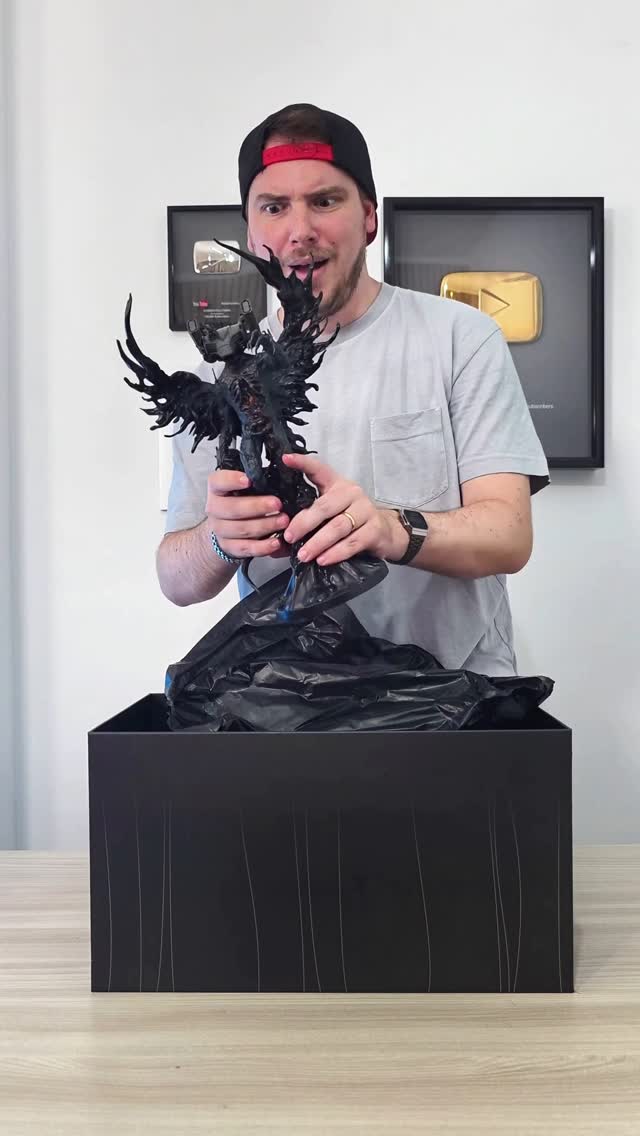 Instagram post by @mike_showsha for Playstation. Caption reads: Death Stranding 2 On The Beach è disponibile! Te....